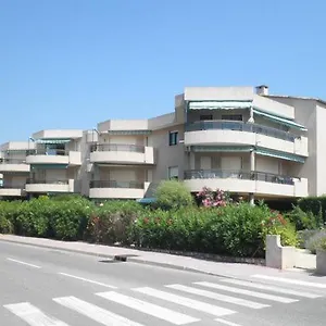 https://studio-de-27-m-70-m-de-jardin-a-100-m-des-plages.fr-provencehotel.com